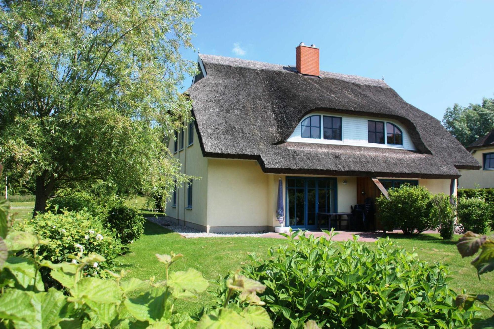 Komfortables Reetdachferienhaus Hasel 1 Puddemin Exterior photo